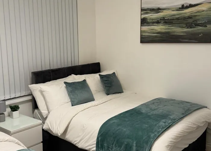 Cozy 3-Bedroom Home Perfect For Work & Leisure